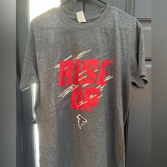 Falcons T Shirt - Picture 2 of 2